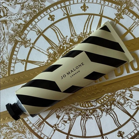 Jo Malone Hand Cream Wood Sage & Sea Salt - Picture 2 of 3